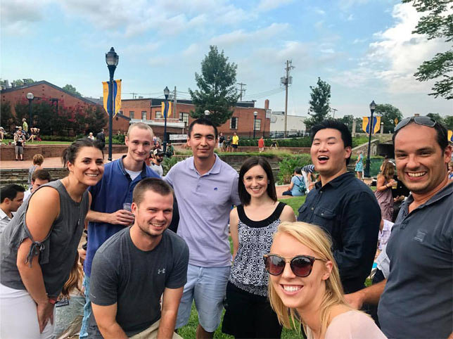 orases-team-members-playing-minigolf